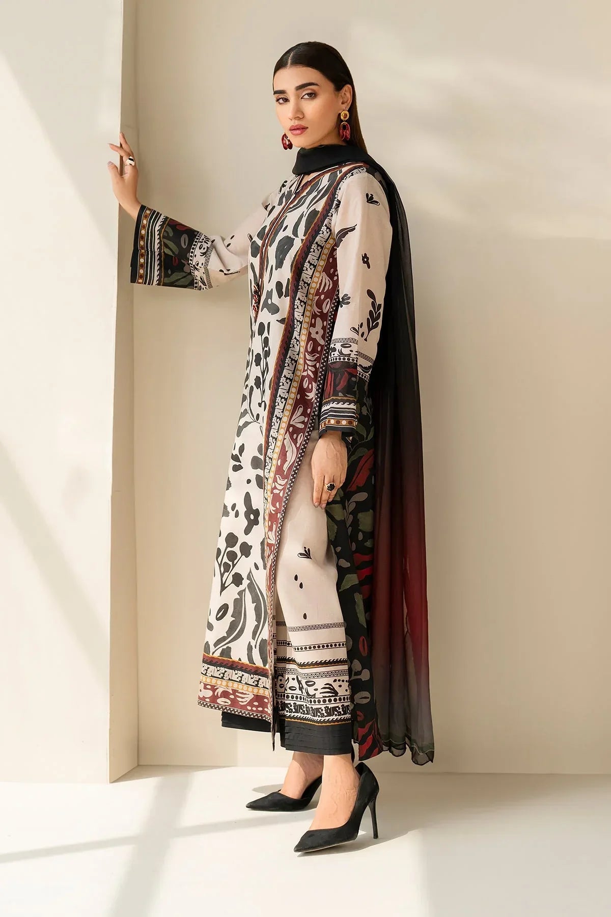 Baroque - 3Pc Lawn Printed Shirt With Silk Printed Dupatta And Trouser