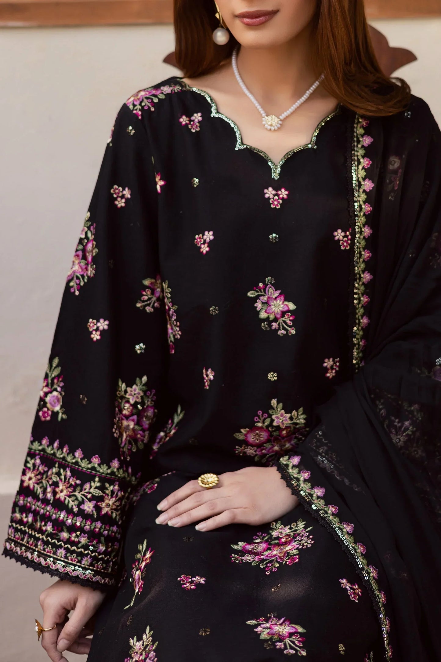 Batik - 3Pc Lawn Embroidered Shirt With Chiffon Embroidered Dupatta And Trouser